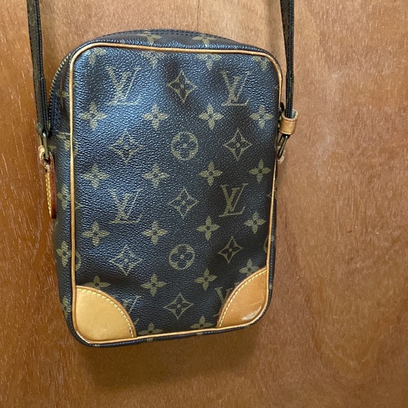 Authentic Louis Vuitton Danube PM Monogram Crossbody Bag - Picture 6 of 17